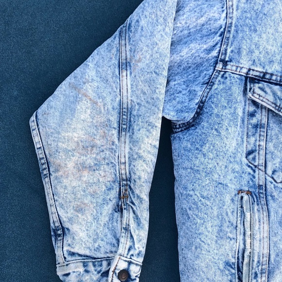 Vintage 80s Levi’s Acid Wash Sherpa Denim Jacket - Picture 2 of 8